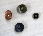 Metal pianamente su ordinazione/ottone 3D dei bottoni dell'abbigliamento del ribattino per gli indumenti