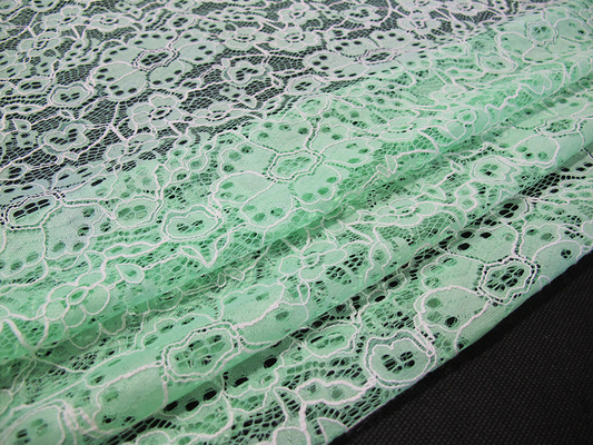 Modello di fiore ricamato nylon durevole su ordinazione di verde del tessuto del pizzo del cotone
