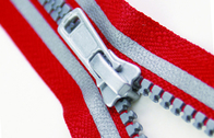 Adatti l'abito riflettente di plastica rosso e grigio di 5# della chiusura lampo, accessori dei bagagli