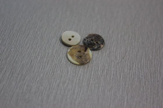 bottoni su ordinazione dell'abbigliamento di Shell delle camice