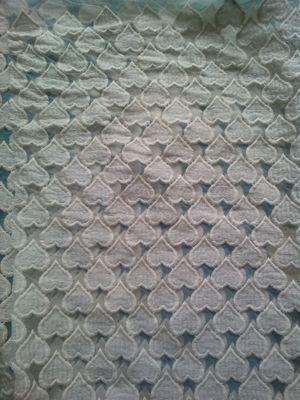Larghezza ricamata solubile in acqua 125cm del tessuto del pizzo dell'organza con il modello del cuore