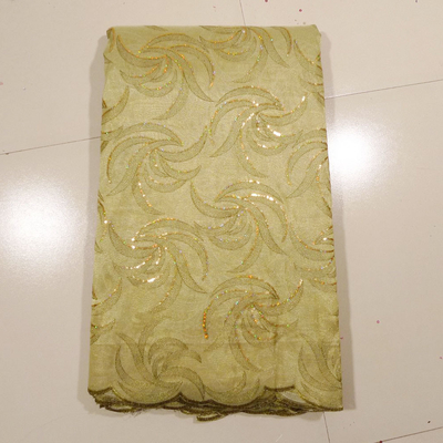 Tessuto del pizzo ricamato oro per il vestito da sposa, indumento