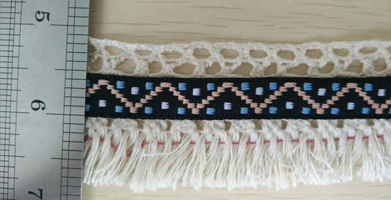 Miscela decorativa del nastro della disposizione del pizzo del cotone dell'abbigliamento dell'indumento con la nappa