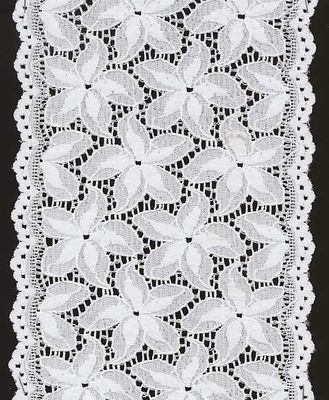 Modello di fiore decorativo bianco della disposizione del pizzo in vari dimensione e modello di fiore