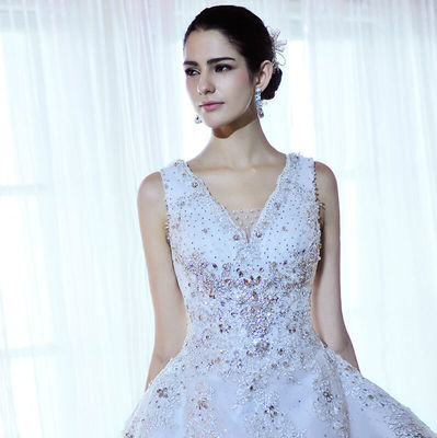 Vestiti da sposa in rilievo di lusso dal cristallo di rocca, vestiti da sposa gonfi di Tulle delle donne