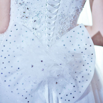 Vestiti da sposa in rilievo di lusso dal cristallo di rocca, vestiti da sposa gonfi di Tulle delle donne