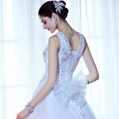 Vestiti da sposa in rilievo di lusso dal cristallo di rocca, vestiti da sposa gonfi di Tulle delle donne