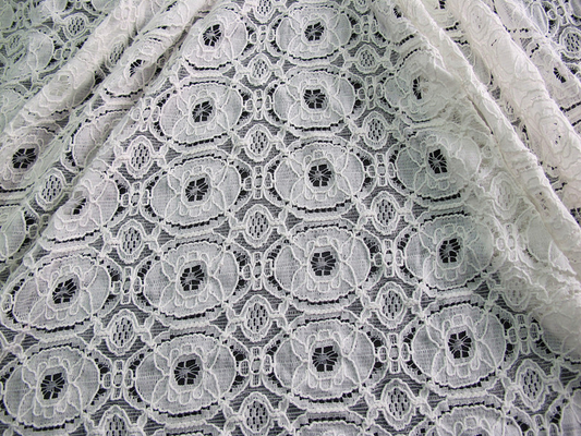 Tessuto di nylon del pizzo del cotone Strizzacervelli-Resistente, tessuto geometrico CY-LW0154 del fiore
